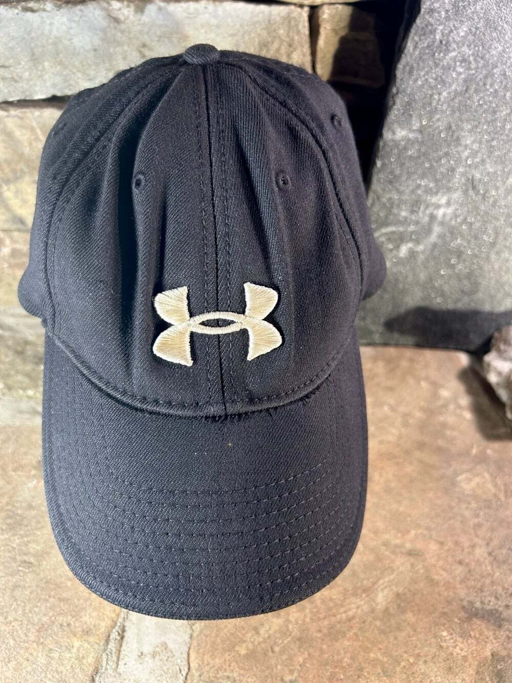 Underarmour black baseball cap